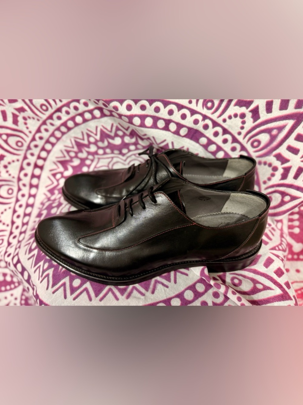 John Fluevog Black Leather, maroon stitching, pristine condition